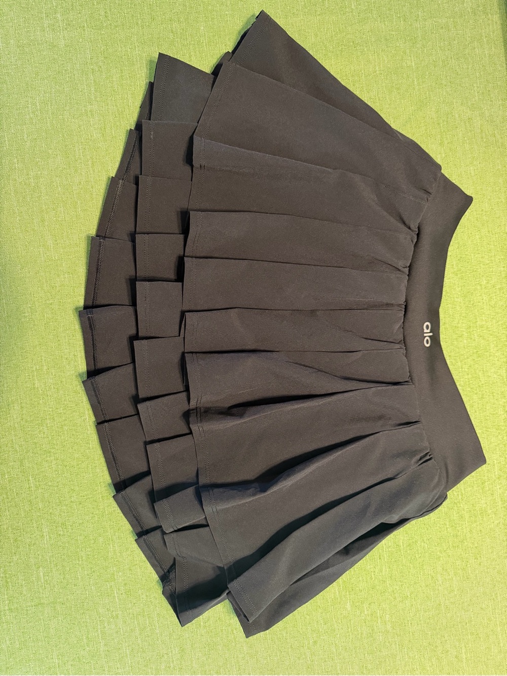 ALO Yoga Black Pleated Tennis Skort